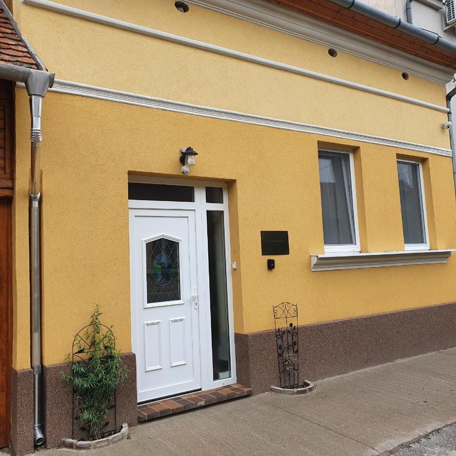 Jegmadar Apartman Debreczyn Zewnętrze zdjęcie